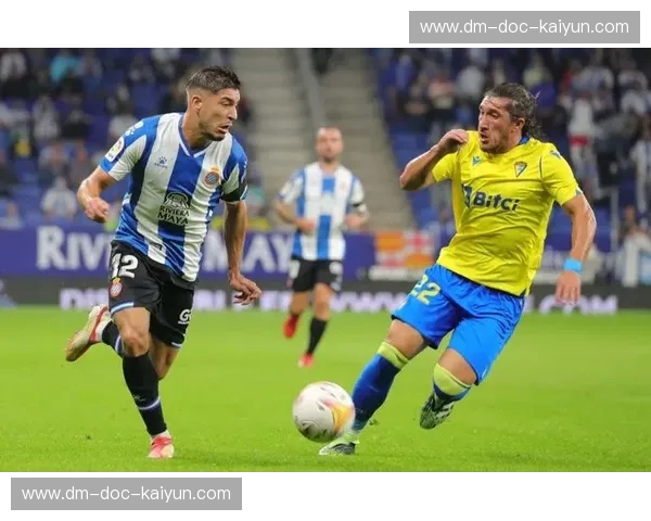 伯纳乌的华丽乐章与加的斯的生存尊严：一场关于星光与铁血的西甲叙事