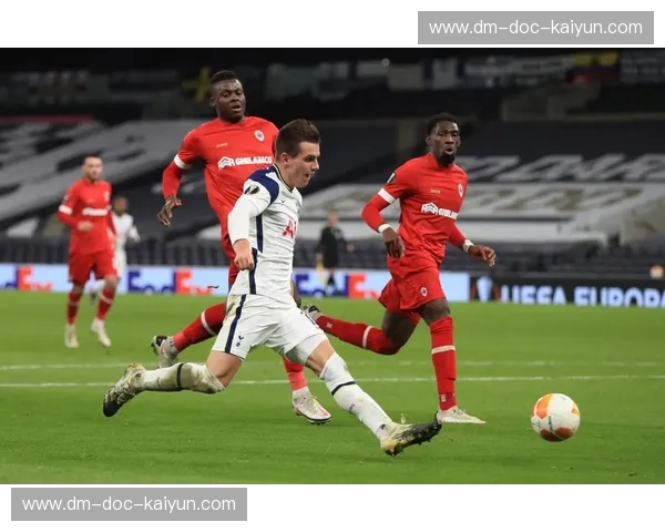 绿茵博弈论：安特卫普vs热刺首发背后的战术暗流与豪门命门